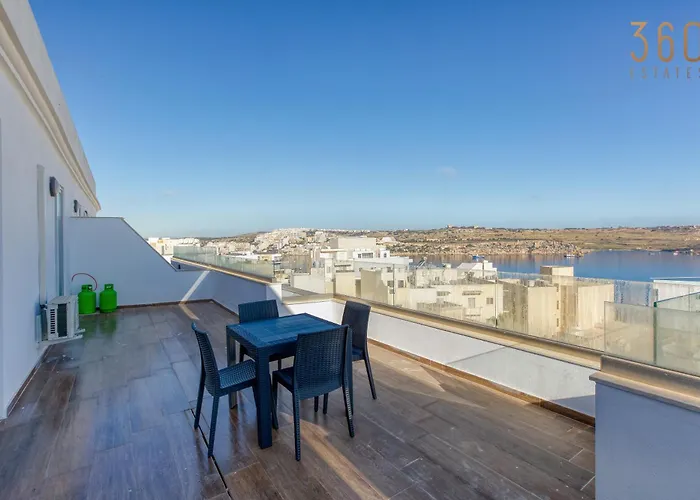 One Of A Kind 4Br Penthouse With Terrace & Views By 360 Estates