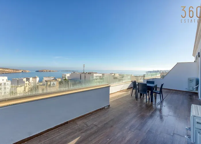 One Of A Kind 4Br Penthouse With Terrace & Views By 360 Estates