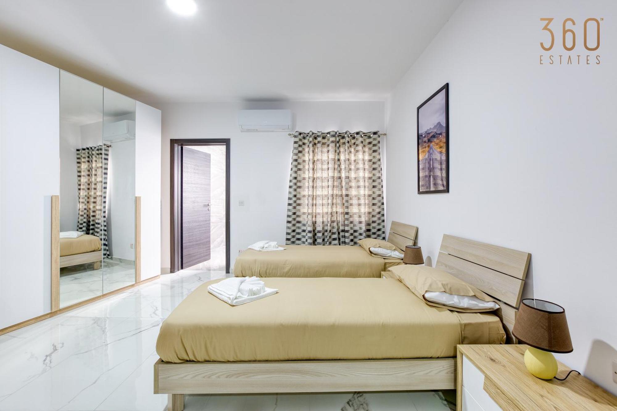 One Of A Kind 4br Penthouse With Terrace & Views By 360 Estates
