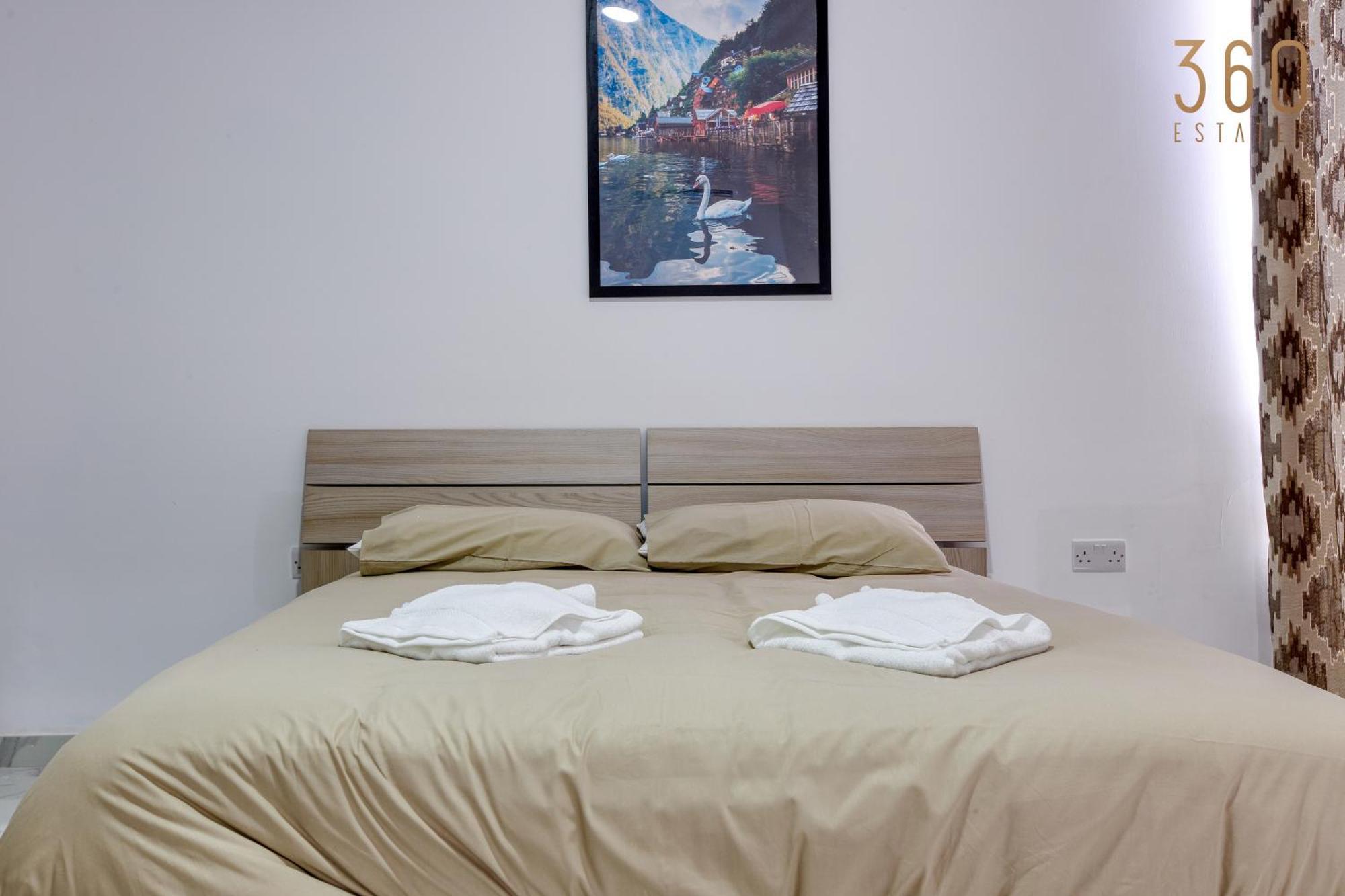 Apartment One Of A Kind 4br Penthouse With Terrace & Views By 360 Estates *