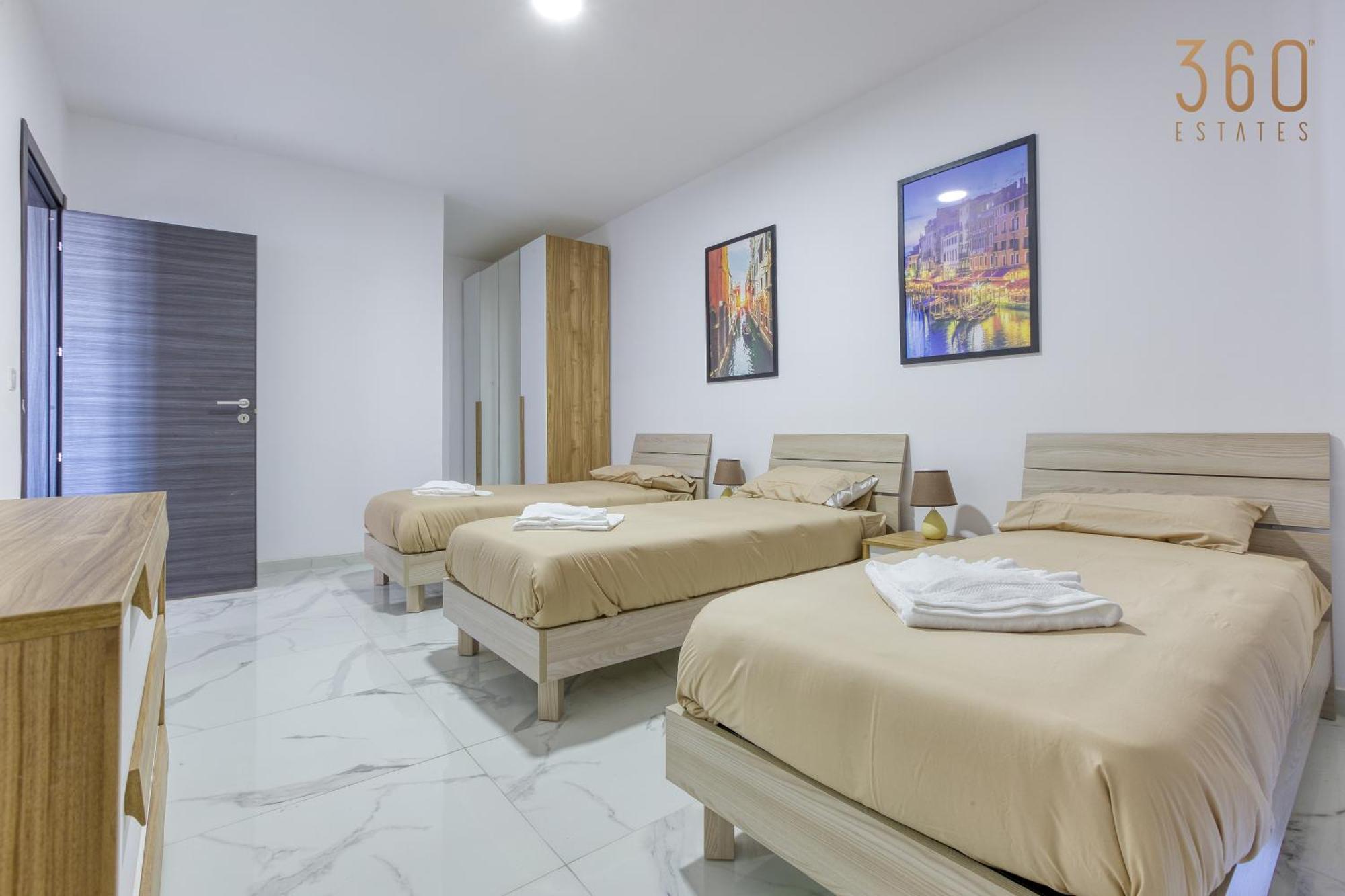 Apartment One Of A Kind 4br Penthouse With Terrace & Views By 360 Estates *