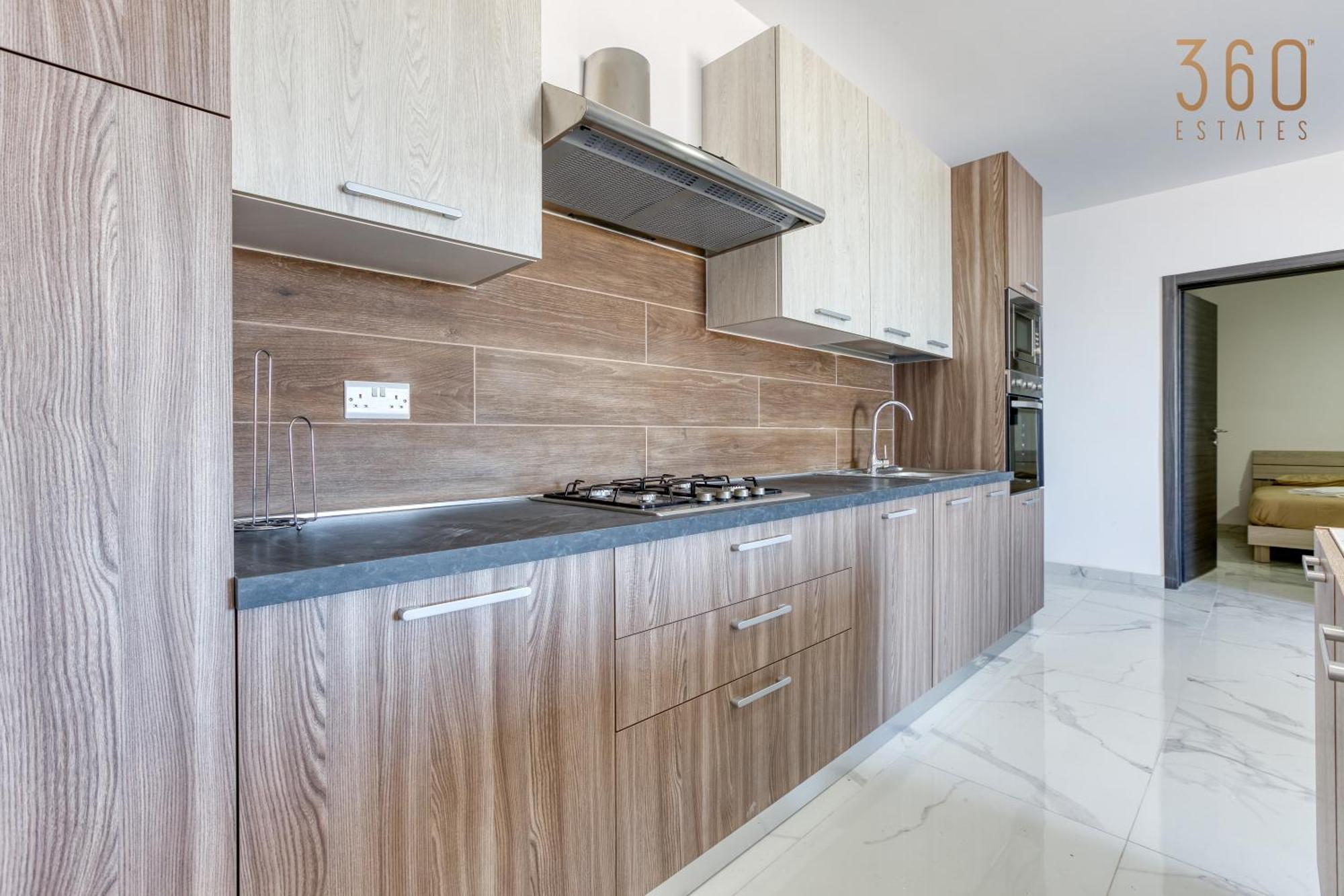 One Of A Kind 4br Penthouse With Terrace & Views By 360 Estates *
